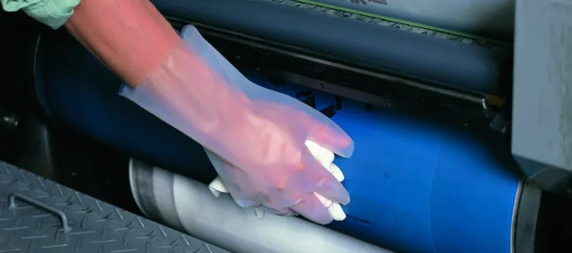 ポリウレタン製の薄手手袋